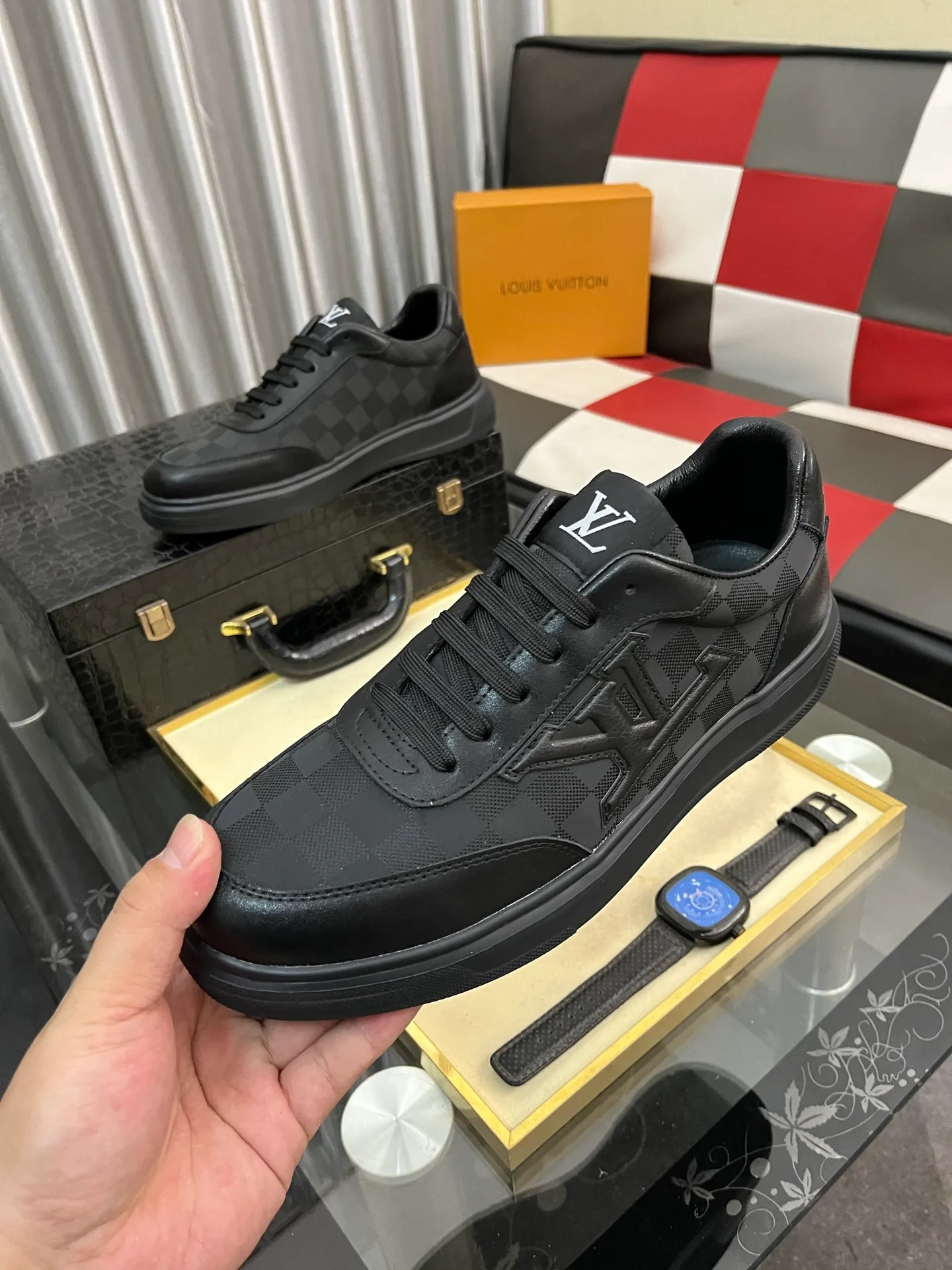 Men's shoes 💰400⌚️⌚️【LOUIS VUITTON】Same style as Louis Vuitton* official website 🚹Men's high-top casual shoes❤️Same style as popular celebrities and big names ~ Best-selling at home and abroad Lv focuses on the checkerboard series...Imported first-layer cowhide with special fabrics➕Full sheep leather lining➕Brand-specific hollow outsole💎Number: 38-443️⃣Colors available